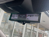 【スマートルームミラー】バックドアについてますカメラと連動して、後方の映像がルームミラーに映ります。