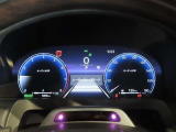 とっても見やすいメーターです。夜間時はラグジュアリーな気分にさせてくれる照明が魅力です。