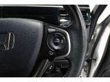 Hondaセンシングの機能のひとつ、アダプティブクルーズコントロール付!アクセルから足を離しても設定したスピードと前車との車間を保ち走行してくれます!車線維持もアシスト☆高速道路で疲労軽減ですね☆