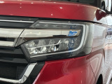 LEDヘッドライトは、点灯の瞬間から最大光量を発揮し、突然暗くなるトンネルなどでの安定感を高めます。