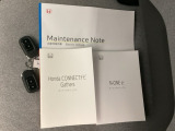 メンテナンスノート【点検整備記録簿・保証書】、取説です。スマートキーはバッグなどにしまったままボタン操作でエンジンの始動・停止ができて大変便利です。