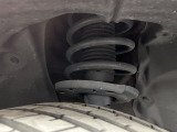 お車を安心してお乗りいただく為には、足回りの定期点検が欠かせません。サービスサポート(有償保証)では無料点検もご提供しており、安心のカーライフをお過ごしいただけるサポート体制が整っています。