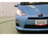シャープなデザインのヘッドライトは暖色系で対向車にも優しい光のハロゲンです。ハロゲンはLEDと違い熱くなるので雪がライトに積もっても溶かしてくれます。
