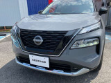 LEDヘッドライト装備。暗い道や、天候の悪い日でも視界良く運転できます。