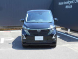 ヘッドライトの上向き下向きを自動で切り替えてくれます。対向車や前方の車にも迷惑をかけにくくなります。