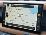 新インフォテイメントシステム「Pivi Pro」に搭載される3Dサラウンドカメラシステム。車輌AIにより車輌を含む周囲の映像を立体的に表示。よりスムーズな駐車や発進が可能となります。