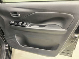 【運転席ドア】収納ポケットが付いているので運転席周りもスッキリ保てます★