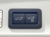 【パワーバックドア】スマートキーや運転席のボタンを押すだけでリアゲートが自動で開閉します!荷物を持っている時や、高い位置にあるバックドアを閉める際に便利な機能です♪