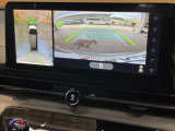 【アラウンドビューモニター】専用のカメラにより、上から見下ろしたような視点で360度クルマの周囲を確認することができます☆死角部分も確認しやすく、狭い場所での切り返しや駐車もスムーズに行えます。