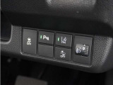 ◆横滑り防止装置◆コーナーリング時の横すべりを抑える機能と、車両の急激な挙動変化を抑える機能で、安定した走行を実現しています。運転に安心とゆとりが出来ます。