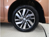 純正14インチアルミホイール装備・タイヤサイズ165/65R14