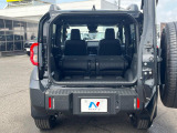 普段のお買い物や通勤、送迎等に十分な荷室スペースを確保しております。セカンドシートを倒すと、大きな荷物の積載も可能です♪