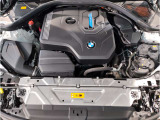 【BMWエンジン】革新的なガソリン・エンジン・テクノロジーによる高性能かつ高効率。レスポンスの良いパワーを発揮。常にスムーズな吸気を実現しアクセル開度にダイレクトに反応しドライビングを楽しく演出。