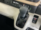 発進時から滑らかに加速する無段階変速のCVTはストップ&ゴーの多い街の中も快適です