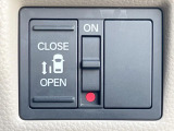 【パワースライドドア】スマートキーや運転席のスイッチでスライドドアの開閉が可能♪電動だから力を入れてドアを開ける必要が無く、小さいお子様でも、重い荷物を持っている時もラクに開け閉めできます♪