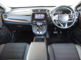 いつでも気持ちよく運転できて、使い勝手のいい収納や体をケアするシート、細部にまでこだわったインテリア♪