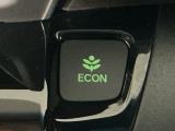 ★ECONスイッチ★ エコドライブを加速しよう!スイッチをONにすると、運転の仕方によるロスを抑え込み燃費をよくするようクルマが頑張ります(*^ー^*)燃費向上にチャレンジ♪
