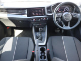 Audi正規ディーラーが高品質をお約束。高度な訓練・教育を受けたAudi専任メカニックが、100項目にもおよぶ精密な点検を実施いたします。すべてをクリアしたAudi車だけが、あなたのお手元に届けられるのです。