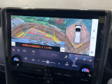 【パノラミックビューモニター】専用のカメラにより、上から見下ろしたような視点で360度クルマの周囲を確認することができます☆死角部分も確認しやすく、狭い場所での切り返しや駐車もスムーズに行えます。