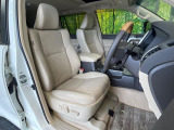 運転席シート廻りは使用感も少なく、良好な状態となっています。丁寧に使われていたことがよくわかりますね。