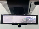 【インテリジェント ルームミラー】車両後方のカメラ映像をミラー面に映し出すので、車内の状況や、天候などに影響されずいつでもクリアな後方視界が得られます!