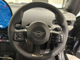 また、MINI正規認定中古車は、エマージェンシーサービスが自動付帯。24時間365日、皆様のカーライフをサポートいたします。確かな安心のうえで、「駆けぬける歓び」をご堪能ください。