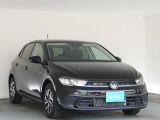 こちらの車両はセーフティパッケージとしてパークアシストと前後センサーで障害物を表示する機能がついています。駐車ガイドラインと合わせて後進をサポートします。