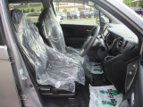 ゆったり設計の運転席で長時間ドライブも快適☆