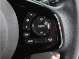 ◆アダプティブクルーズコントロール◆予め設定した車速内でクルマが自動的に加減速。前走車との適切な車間距離を維持しながら追従走行します。【LKAS】車線維持支援システムでステアリング操作を支援。