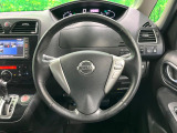 【純正革巻きステアリング】上質な革を使用することで、手にしっかり馴染みとても運転しやすいハンドルです♪