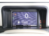 メータは先進的なデジタルメーターを採用!ゆっくりと数字が動くのでとても見やすく表示されます!平均燃費なども表示、エコな運転の手助けをしてくれます!