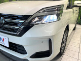 【LEDヘッドライト】悪天候や夜間走行時も良好な視界を確保し安心して運転できる高輝度LEDヘッドライトを装備!点灯速度が早く、消費電力も抑えられています。