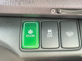 運転席右側にECONのスイッチや横滑り防止【VSA】のスイッチ等がついています。