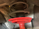 お車を安心してお乗りいただく為には、足回りの定期点検が欠かせません。サービスサポート(有償保証)では無料点検もご提供しており、安心のカーライフをお過ごしいただけるサポート体制が整っています。