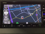 ナビゲーションはフルセグTV、インターナビ対応のGathers純正メモリーナビを搭載しています。Bluetoothオーディオ機能がありますので、スマートフォンなどの音楽も再生できます。