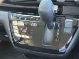 【オートエアコン】 設定温度は一定のまま、1年中、車内は快適空間♪快適温度♪