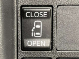 【片側電動スライドドア装備】後部座席の乗り降りも楽々です。運転席からスイッチ一つでスライドドアの開閉もできます♪大変便利な装備です。