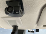 前方と車内と後方を録画できるドライブレコーダーも装着されていますので安心して快適なドライブが楽しめますね。