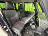 運転席シート廻りは使用感も少なく、良好な状態となっています。丁寧に使われていたことがよくわかりますね。