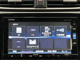 スマートフォンのような操作感の静電式タッチパネル。