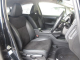 運転席には高さ調整ができる『シートハイトアジャスター機能』が付いています!これなら小柄な方にも大柄な方にも自分にぴったりの運転姿勢がとれますね〜!