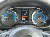 昼夜を問わず視認性に優れたファインビジョンメーター採用、各種の車両情報や航続可能距離・燃費情報なども表示する4.2インチ液晶ドライブアシストディスプレイ搭載です。