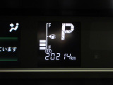 たとえばダイハツのお店にある、たくさんのスマアシ搭載車は、正常に作動する事をしっかり確認します。