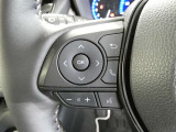 ステアリングスイッチ付き。オーディオの操作やハンズフリー通話も前方から目を離すことなく操作することが可能です。