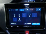 【オーディオ選択画面】AM/FMの切替や、交通情報もこちらの画面から選択できます。