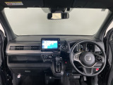 【前方視界】開放的な前方視界!運転がしやすく疲れにくいです♪窓が大きく、見通しがとっても良いおクルマですよ♪