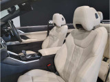 【助手席シート】運転席シート同様長時間乗車・スポーツドライビングでも疲れにくい形状にセッティングされたシートを装備しております。