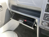 収納スペースもたくさん有ります☆車検証や小物類などすっきり収納♪