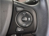 ◆アダプティブクルーズコントロール◆予め設定した車速内でクルマが自動的に加減速。前走車との適切な車間距離を維持しながら追従走行します。【LKAS】車線維持支援システムでステアリング操作を支援。