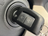 【キーレス】少し離れた場所からでもボタン一つでドアの開錠・施錠ができるのでとっても便利!ドアの鍵穴周りに傷をつけることもありません♪